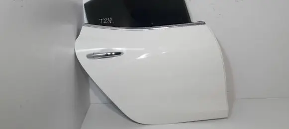 Maserati Ghibli Rear door