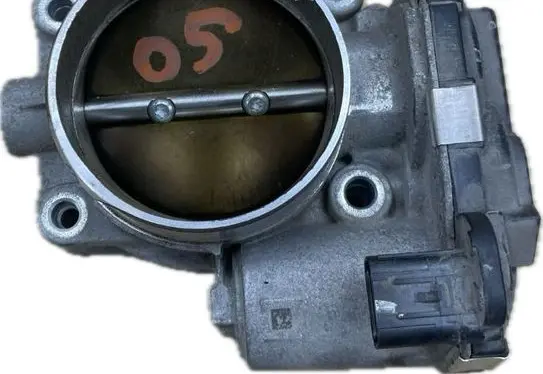 Buick Enclave II Throttle body valve 12670981AA