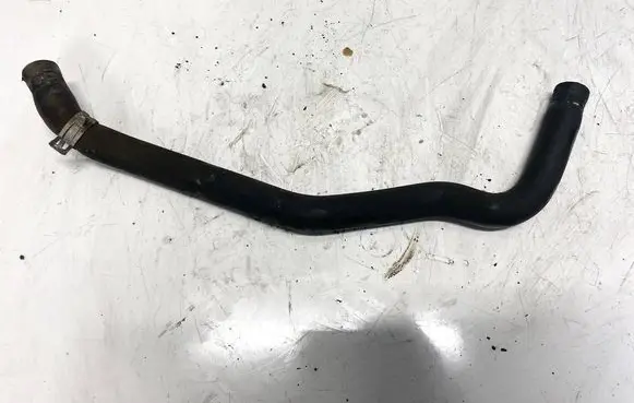 Engine coolant pipe/hose