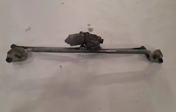 Dodge Challenger Front wiper linkage and motor 05028756AD