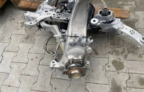 BMW 8 G14 Stub axle 