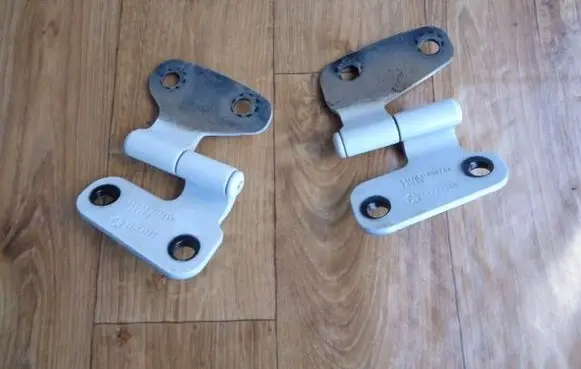 Jeep Wrangler Tailgate/trunk/boot hinge