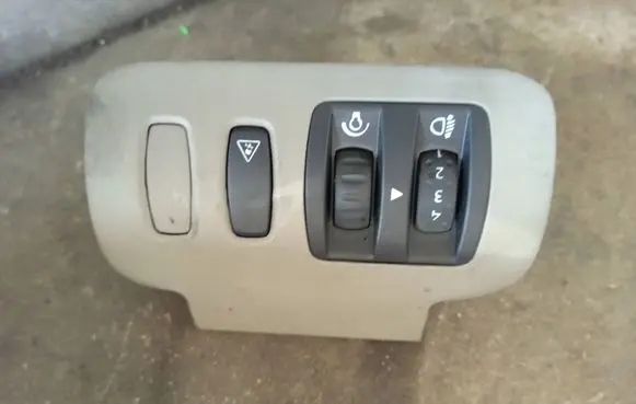 Renault Scenic II - Grand scenic II Headlight level height control switch 8200140984