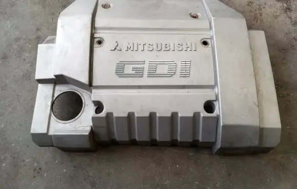 Mitsubishi Space Runner Engine cover (trim) MD356380