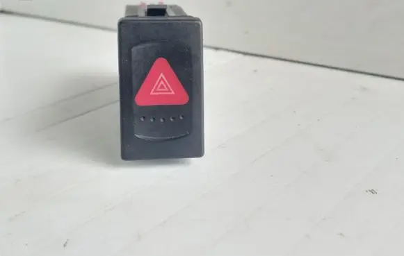 Volkswagen PASSAT B5.5 Hazard light switch 3B0953235D