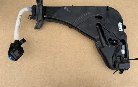 BMW X4 G02 Windshield washer fluid reservoir/tank 7431497