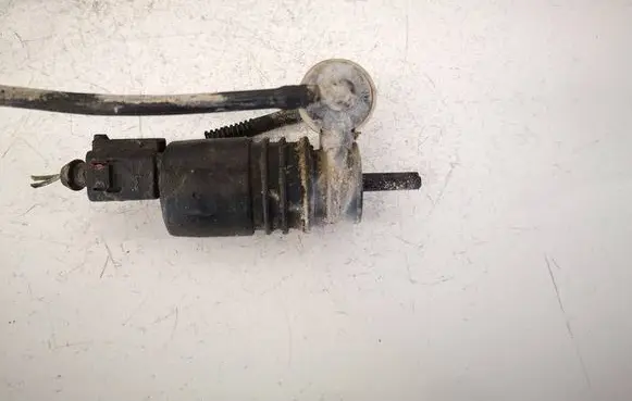 Audi A6 S6 C5 4B Windscreen/windshield washer pump