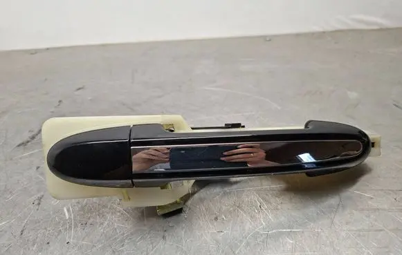 Hyundai Santa Fe Rear door exterior handle