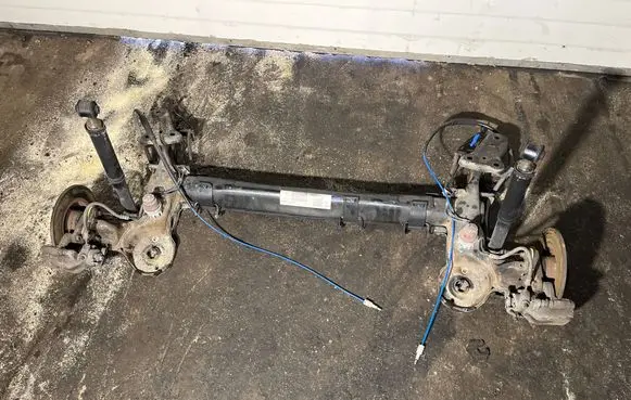 Peugeot 2008 I Rear axle beam P11476330400 02252655 7HTGBH
