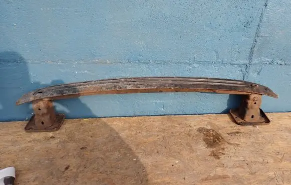 Ford Focus Rear bumper support beam 