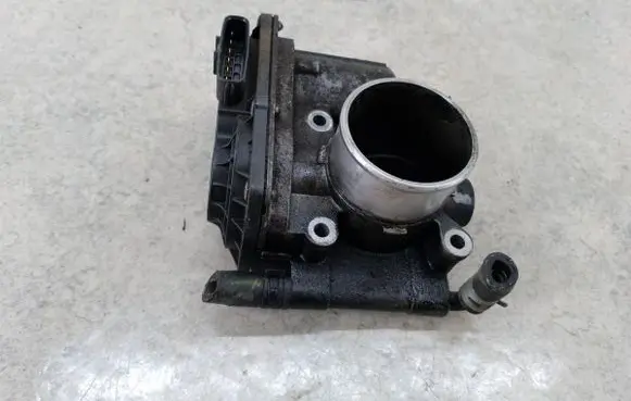 Mazda 5 Throttle body valve RF7J136B0C