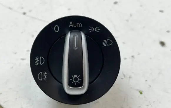 Volkswagen Tiguan Light switch 3C8941431N