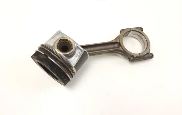 Volkswagen Golf VII Piston with connecting rod 81L150 02604LA2