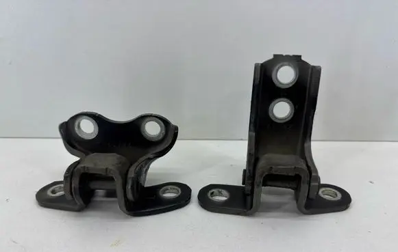 Toyota Avensis T270 Front door hinge set 