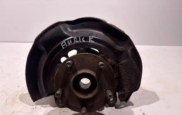Toyota Auris E180 Front wheel hub