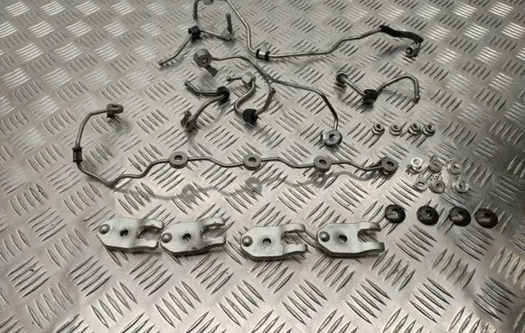 Mazda 3 Fuel Injector clamp holder 