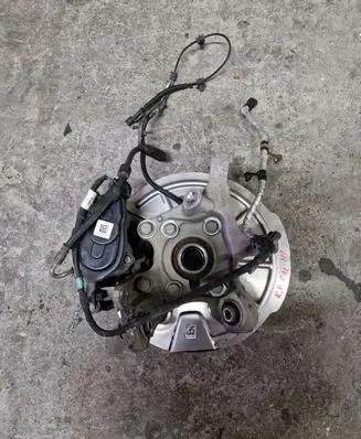 Jeep Grand Cherokee WL Rear wheel hub 68401942AB