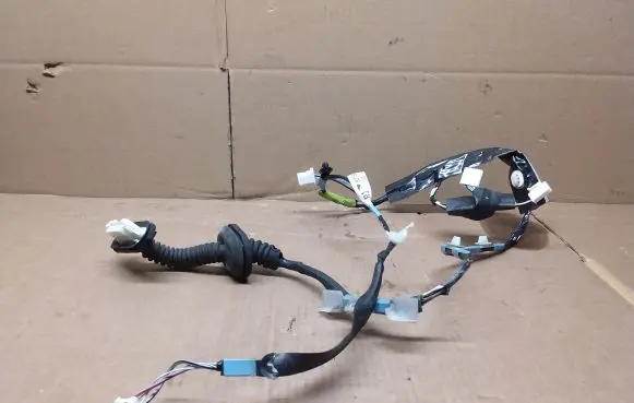 Toyota Prius (XW50) Rear door wiring loom 8215347250A