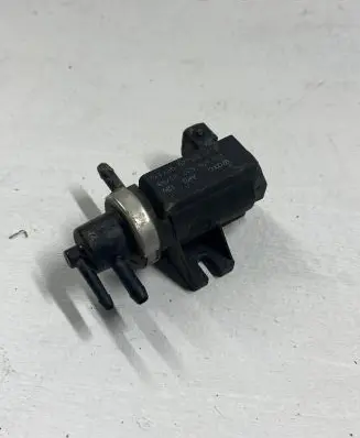 Audi A4 S4 B6 8E 8H Turbo solenoid valve 1H0906627 72190320
