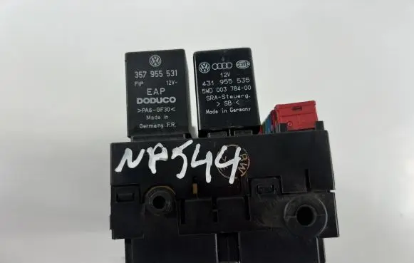 Volkswagen PASSAT B6 Fuse box set 5WD00378400