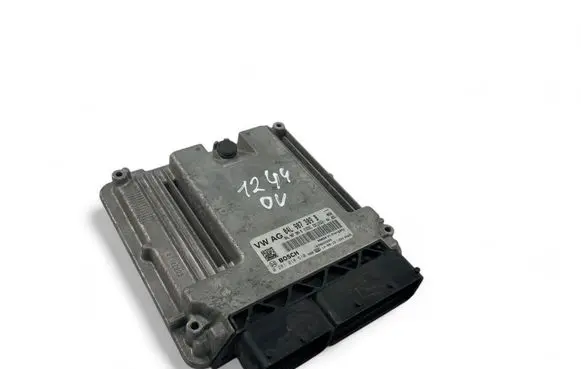 Volkswagen Golf VII Engine control unit/module 04L907309B 0281018510