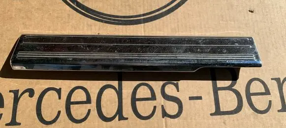 Mercedes-Benz S W220 Rear sill trim cover A2206806035