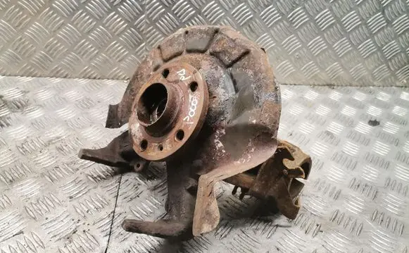 Volkswagen Polo IV 9N3 Front wheel hub