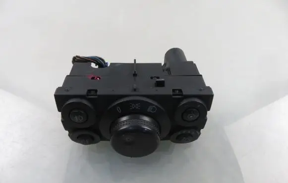 Opel Astra H Light switch 13100128ZK
