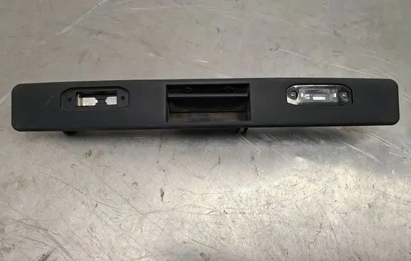 Volvo V70 Trunk door license plate light bar 30699743 31253018