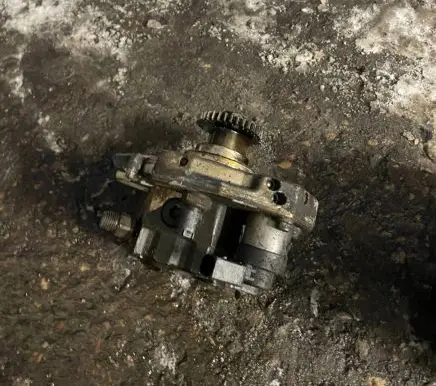 Mercedes-Benz ML W164 Fuel injection high pressure pump A6420700501 0445010145