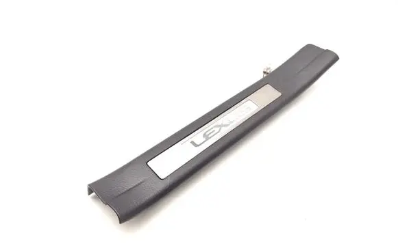Lexus RX 330 - 350 - 400H Rear sill trim cover 67940-48011 67918-48030 67940-48010