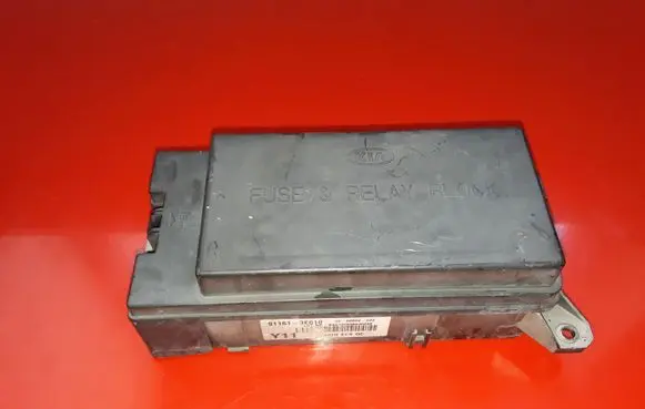 KIA Sorento Fuse module 911613E010 1006522022 BE0100605230288