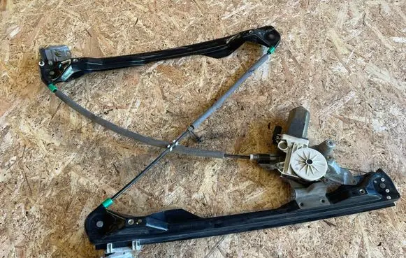 Ford Focus Front door window regulator with motor XS4123200