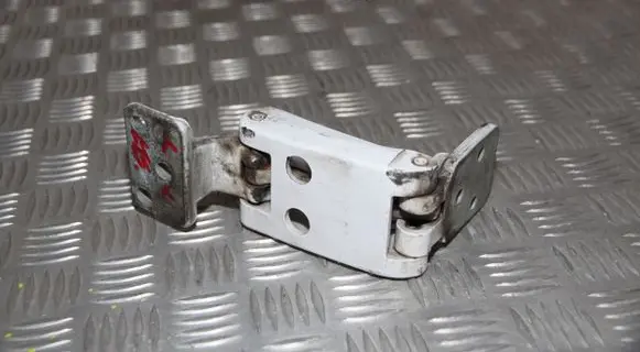 Mercedes-Benz Sprinter W906 Loading door lower hinge A9067400237 9067400237