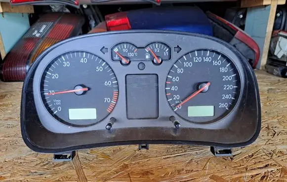 Volkswagen Golf IV Speedometer (instrument cluster) 1J0919861D 110008916020