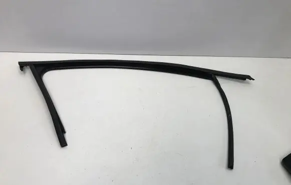 Volkswagen ID.4 Front door window/glass frame 11A837440H