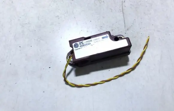 Skoda Octavia Mk1 (1U) Airbag deployment crash/impact sensor 1j0909606b 27000607