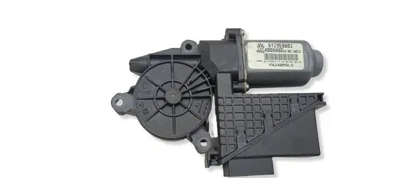 Volkswagen Polo IV 9N3 Front door window regulator motor 6Y2959801