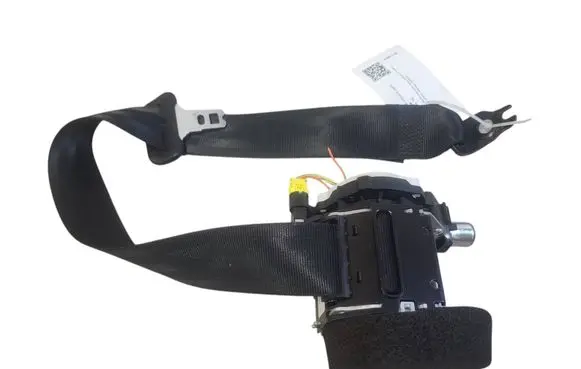 Middle seatbelt (rear)