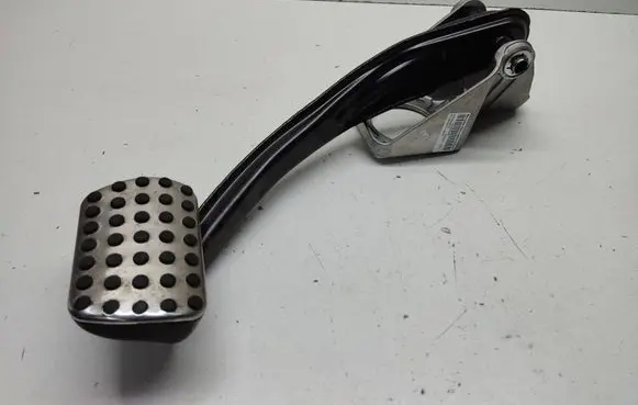 Mercedes-Benz ML W164 Brake pedal A1642902001 A1702900182 PP164290047