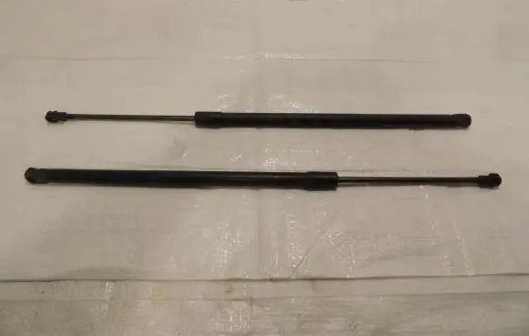 Opel Vivaro Tailgate strut 95917196