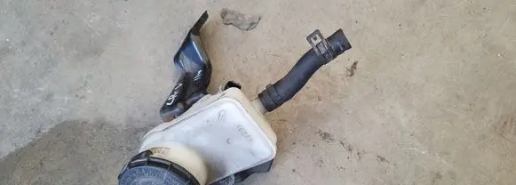 Honda CR-V Brake fluid reservoir 0204255770