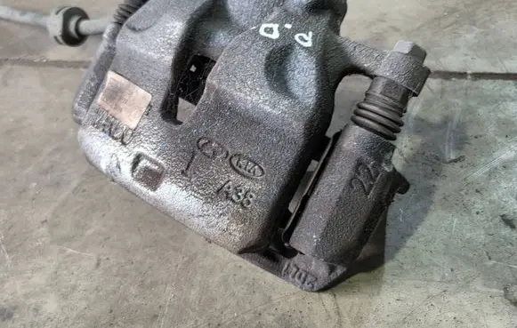 Hyundai i20 (BC3 BI3) Front brake caliper M15RRFYF0869
