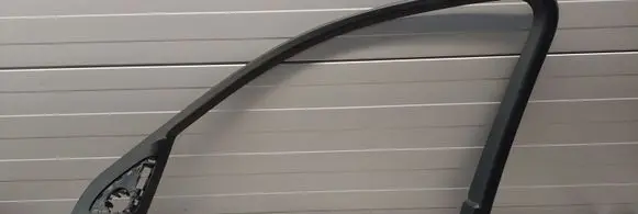 Audi Q5 SQ5 Front door window/glass frame 680