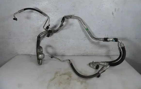 Air conditioning (A/C) pipe/hose
