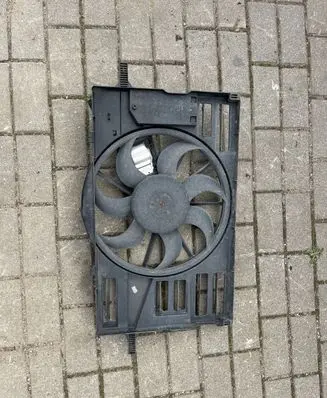 Volvo C30 Radiator cooling fan shroud 31261990