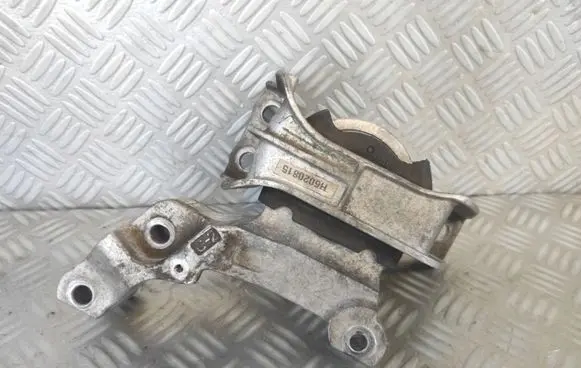 Nissan Juke I F15 Engine mount bracket 112111FAOA