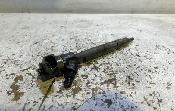 Mercedes-Benz C W203 Fuel injector 0445110177
