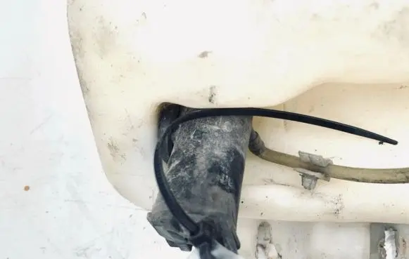 Renault Espace I Windscreen/windshield washer pump