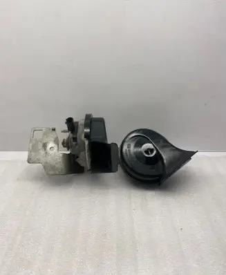 BMW 5 E60 E61 Horn signal 6935709